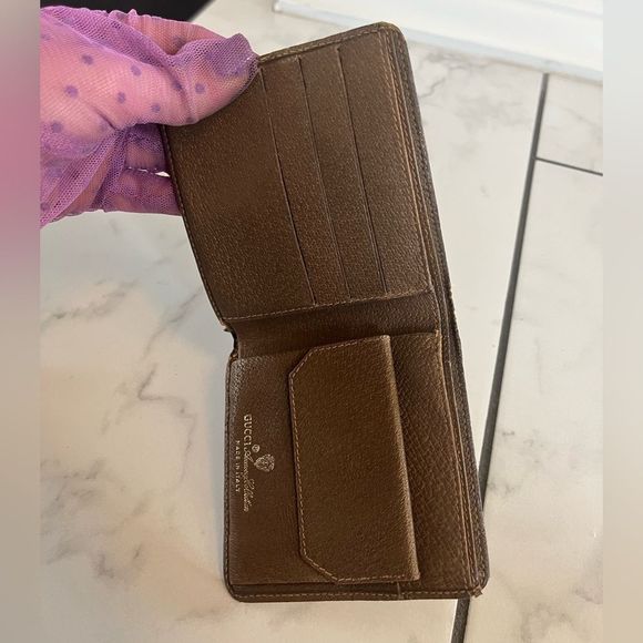 Beige Gucci multiple compartment wallet and coin pouch - Picture 8 of 11